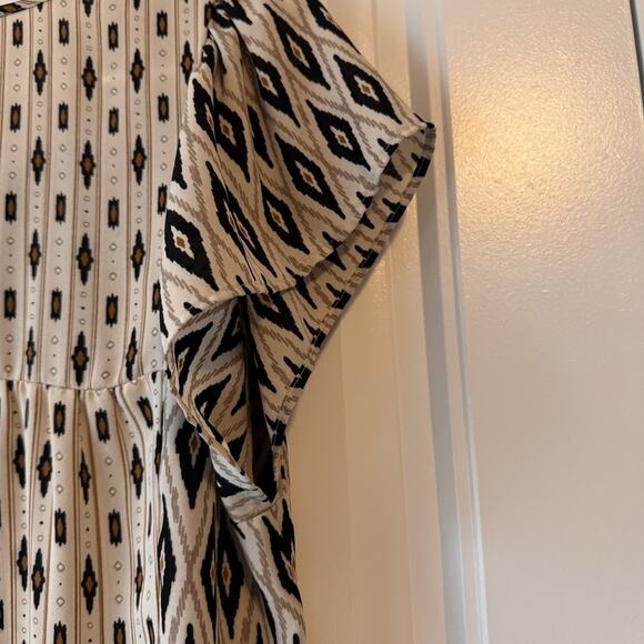 DR2 Boho Geometric Print Tie Neck Flutter Sleeve Top Cream Black Large Women's - Picture 8 of 8